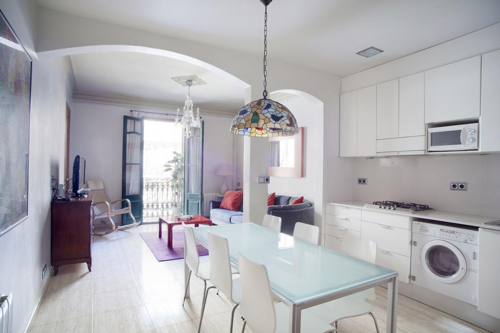 Aparteasy - Authentic Family Apartment Barcelona Exteriör bild