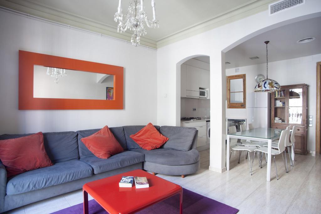 Aparteasy - Authentic Family Apartment Barcelona Exteriör bild